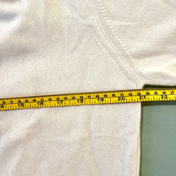 NWT 100% Scottish Cashmere off white sweater. Lightweight. Cozy. Men/Women - Picture 10 of 12